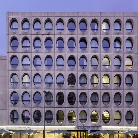 Western Premier Why Szálloda