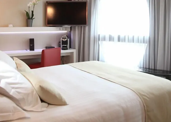 Western Premier Why 4*