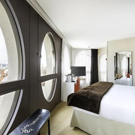 Western Premier Why 4*