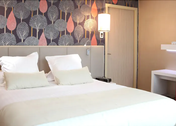 Western Premier Why 4* Lille