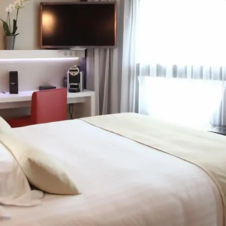 Western Premier Why 4*