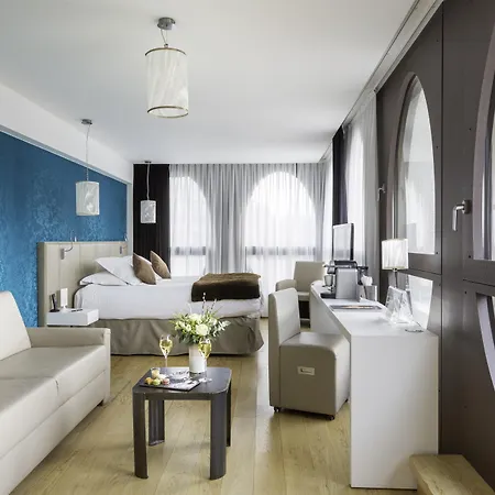 Western Premier Why 4* Lille